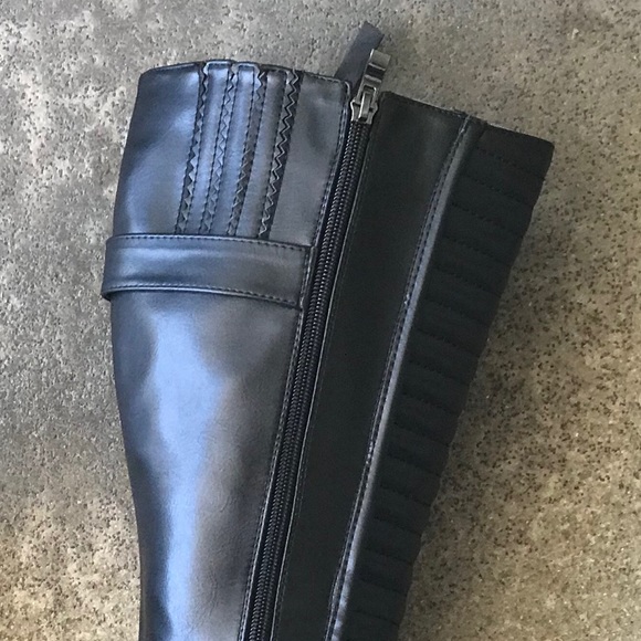 Italiana Sexy Black and Gold Heeled Moto Boot - Picture 8 of 8